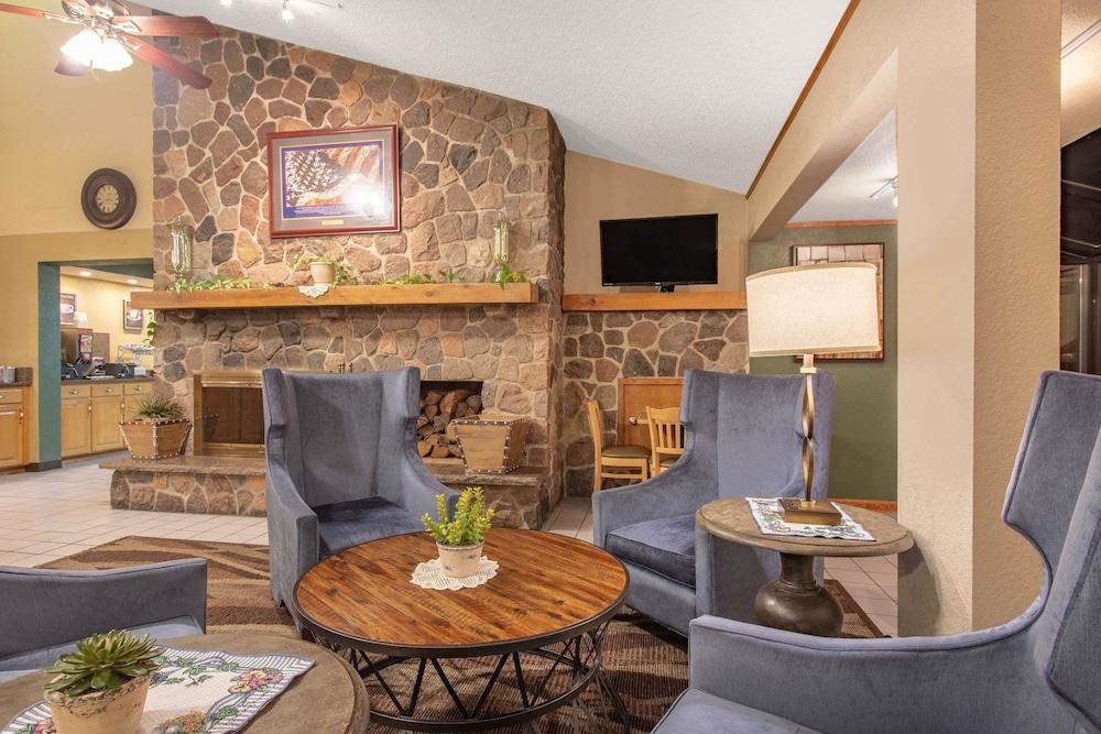 Americinn By Wyndham Hotel